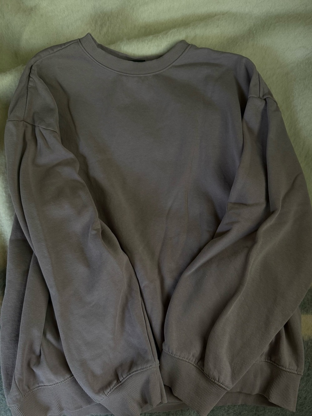 H&M Relaxed Fit Sweatshirt in Light Mauve